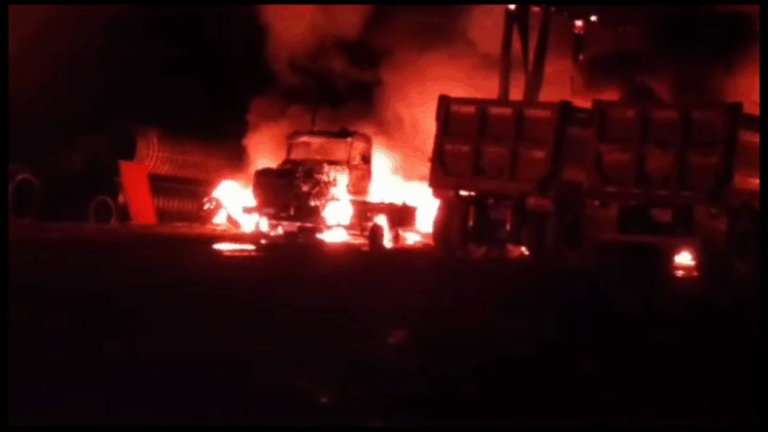 Ataque incendiario en Los Ríos deja una persona herida y al menos 19 máquinas destruidas