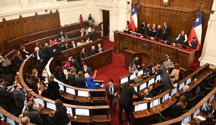 Cadem: 56% votaría rechazo al proyecto de nueva Constitución