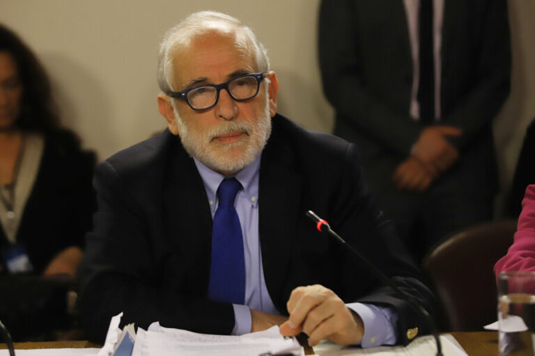 Montes solicitó sesión secreta en comisión que revisa el Caso Convenios: “Tengo información que no puedo entregar públicamente”