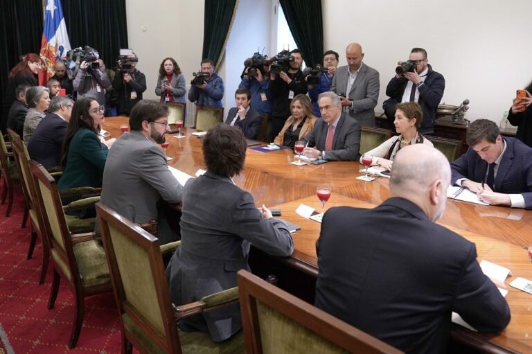 Chile Vamos calificó como “tensa” la reunión con el Gobierno en La Moneda