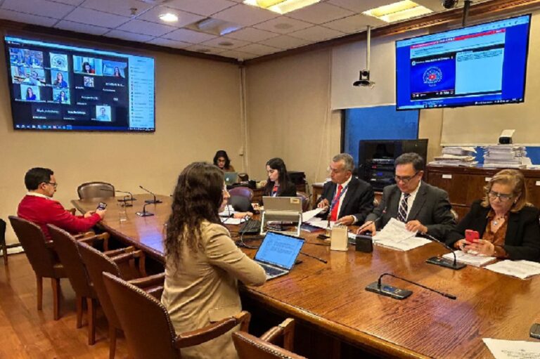 Comisión aprueba eliminar información clínica con relación a diagnóstico oncológico tras alta para acceder a servicios financieros