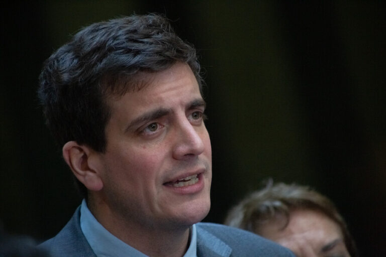 Diputado Schalper llama al pdte. Boric a “ordenar al oficialismo” tras votación en Ley de Usurpaciones