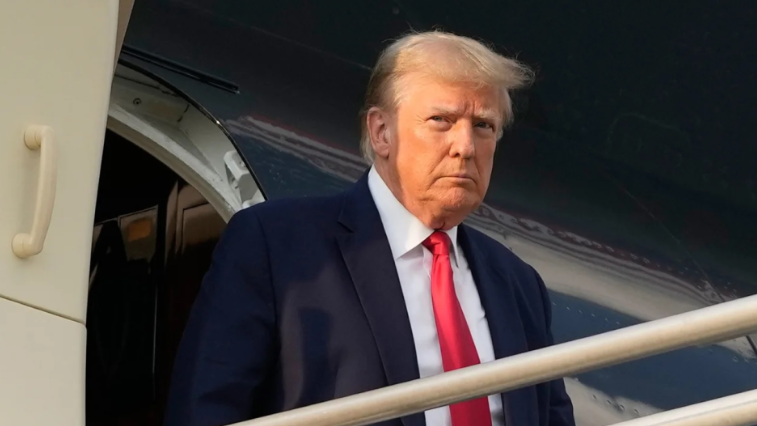 Tras foto de arresto en Atlanta: Campaña electoral de Donald Trump habría recaudado US$ 7,1 millones