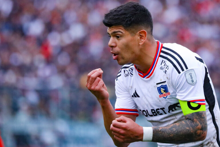 Blanco y Negro reprocha a Pavez por dichos sobre Thompson: “No es bueno que los jugadores opinen sobre sus compañeros”