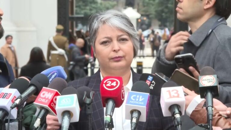 Ministra Jara: “Con cada punto que se resta del seguro social las pensiones suben menos”