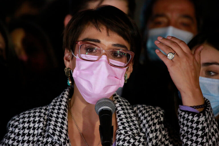 Revelan que Karina Oliva habría usado una 