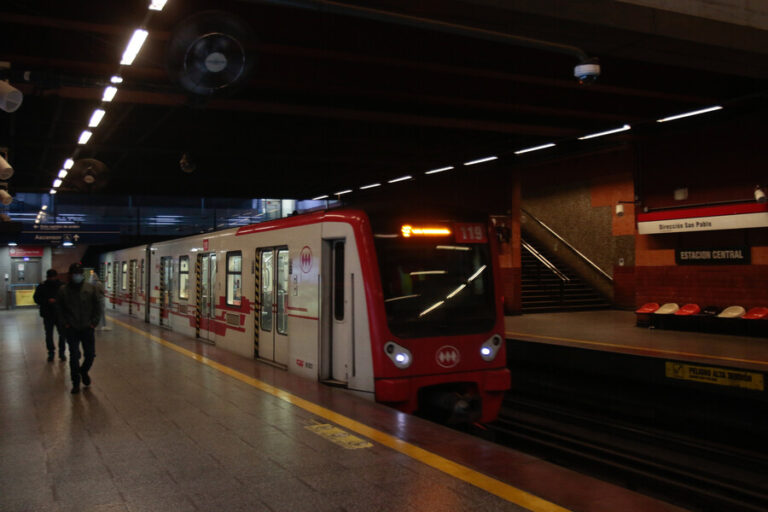 Alza del transporte público comenzó este domingo en la RM: ¿Cuál es el nuevo precio de los pasajes?