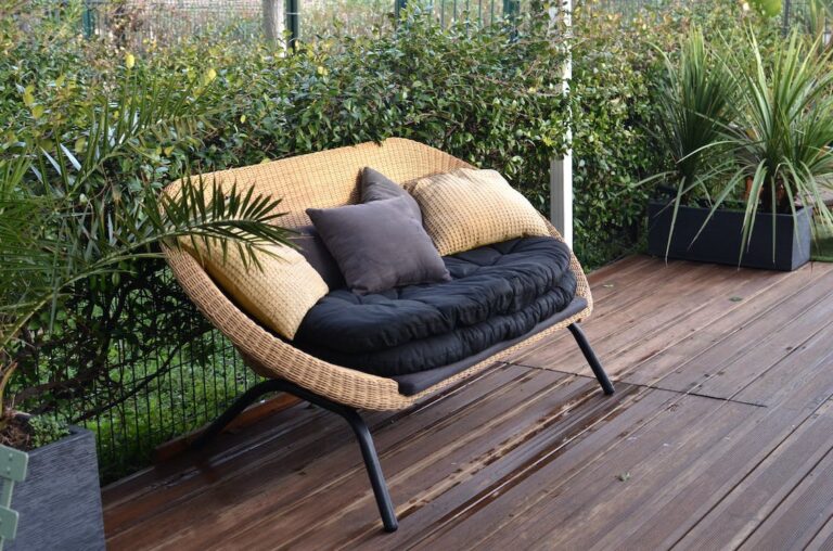 Cómo cuidar y mantener muebles de terraza: 9 consejos esenciales
