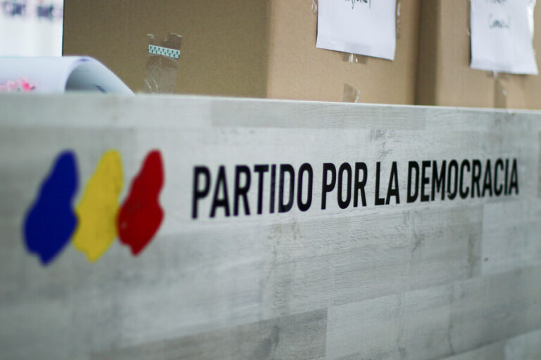 Diputados PPD-IND emplazan a Apruebo Dignidad: “Dejen de tener amarrado al Gobierno con una venda ideológica”