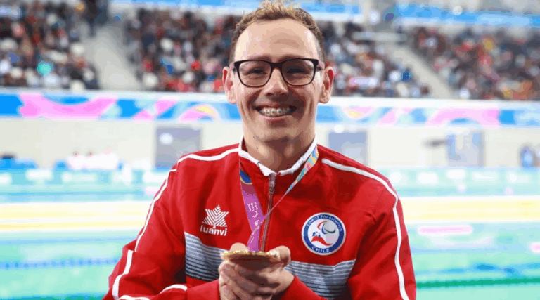 Alberto Abarza consigue la décima medalla de su carrera en el Mundial de Paranatación