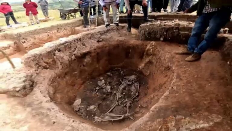 Encuentran tumba de sacerdote que vivió hace 3 mil años en Perú