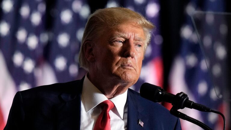 Trump fue arrestado y fichado en registros de cárcel de Georgia: Quedaría en libertad bajo fianza