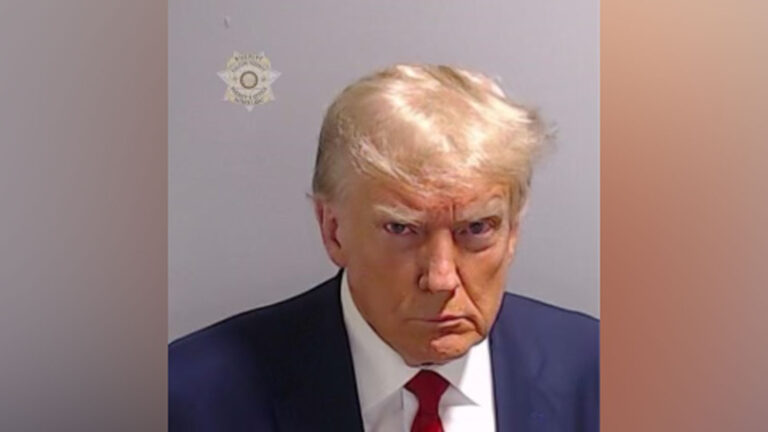 Así es la foto de Trump tras ser arrestado