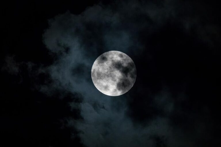 Superluna azul de agosto 2023: Por qué es única, y cuándo y dónde verla