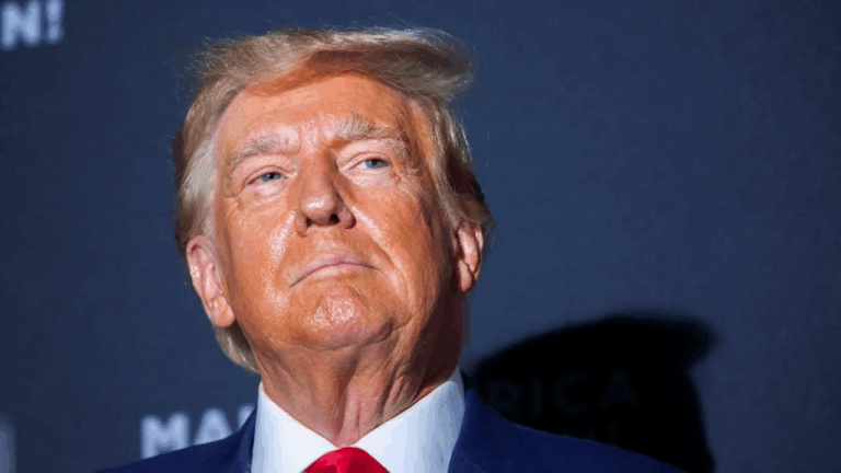 Donald Trump propone que el juicio por interferencia electoral en su contra empiece en abril de 2026
