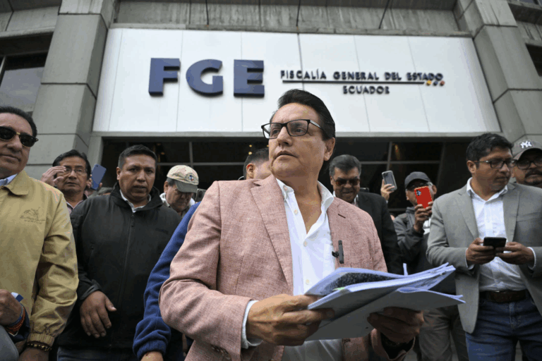 Ecuador: Gobierno anuncia que comisión del FBI que ayudará en investigación del asesinato de Villavicencio ya está en el país