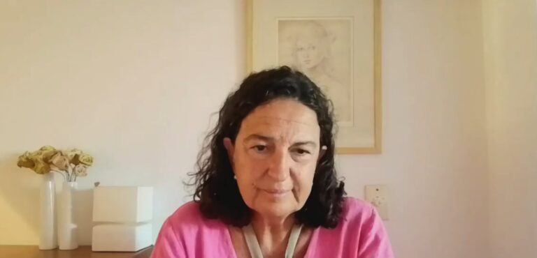 Dra. María Dolores de la Puerta: 
