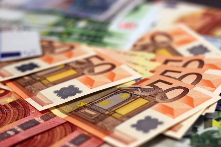 Empresa en Hungría se equivocó de moneda y le transfirió a un empleado 367 veces más sueldo