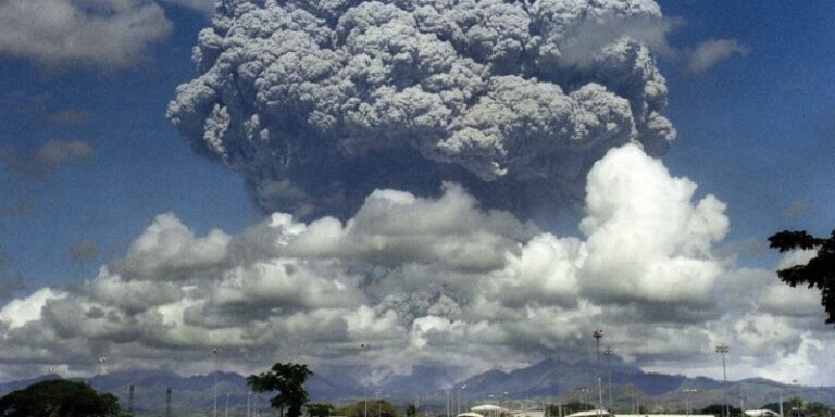 Descubren microplástico en las nubes: ¿Cómo contribuye al cambio climático?