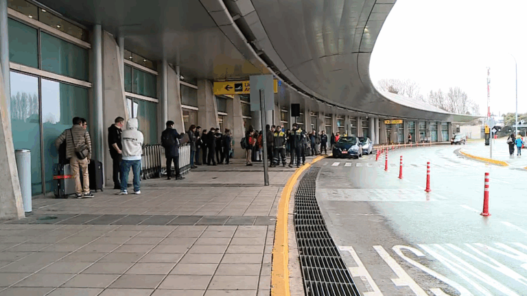 Aeropuerto de Concepción es evacuado debido a aviso de bomba por la presencia de un objeto sospechoso