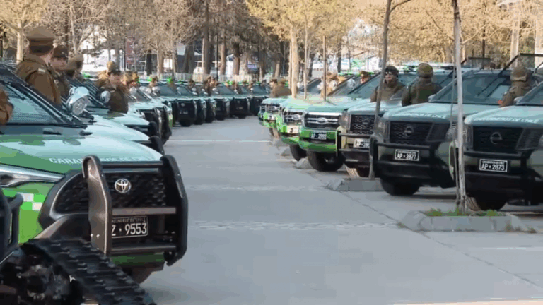 Inauguran comisaría temporal en el Parque O'Higgins y entregan 265 nuevos vehículos policiales a Carabineros