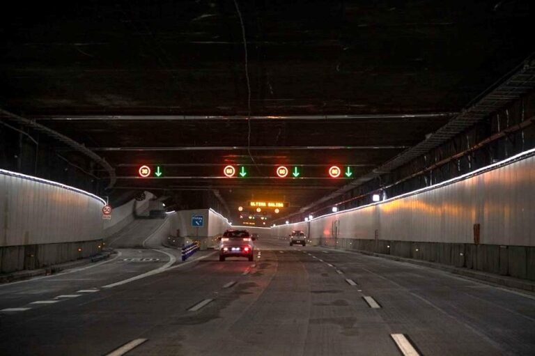 AVO dice que filtración del río Mapocho afecta a 1 kilómetro de la autopista: Esta es la ruta alternativa