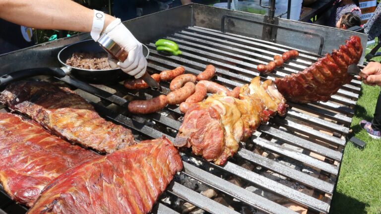 Fiestas Patrias: ¿Dónde comprar carnes y verduras de manera más conveniente?