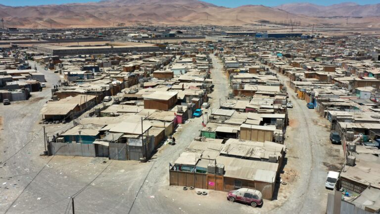 Cadáver encontrado en las cercanías de toma en Alto Hospicio: PDI estableció la participación de terceras personas