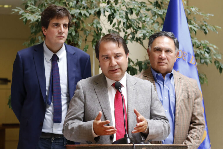 Caso Convenios: Diputados solicitan al CDE el desafuero de la diputada Catalina Pérez