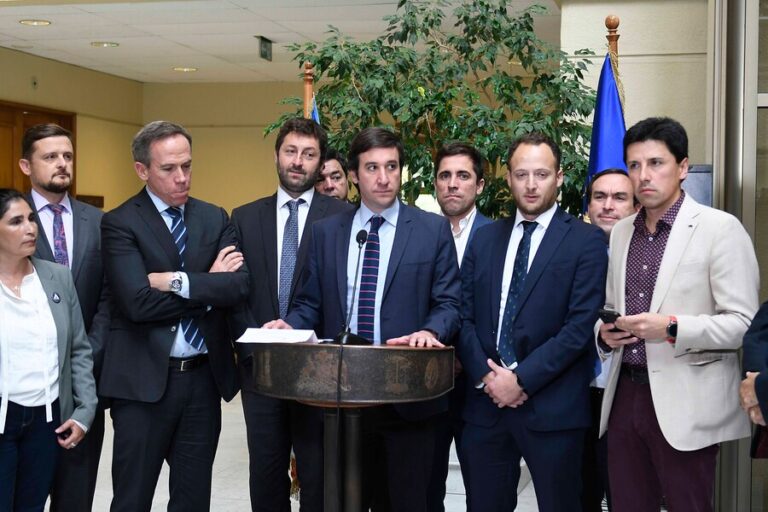 UDI confirmó participación en homenaje a Allende en la Cámara Baja: No saldrán de la sala y ocuparán tiempo reglamentario