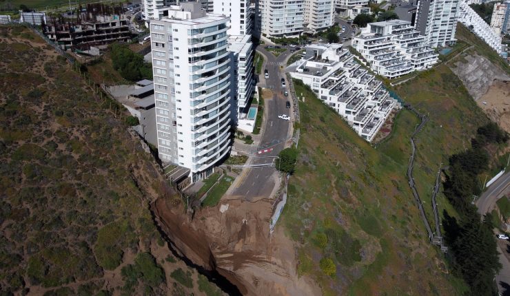 Viña del Mar ordena inhabitabilidad de edificio Montemar tras ser afectado por nuevo socavón