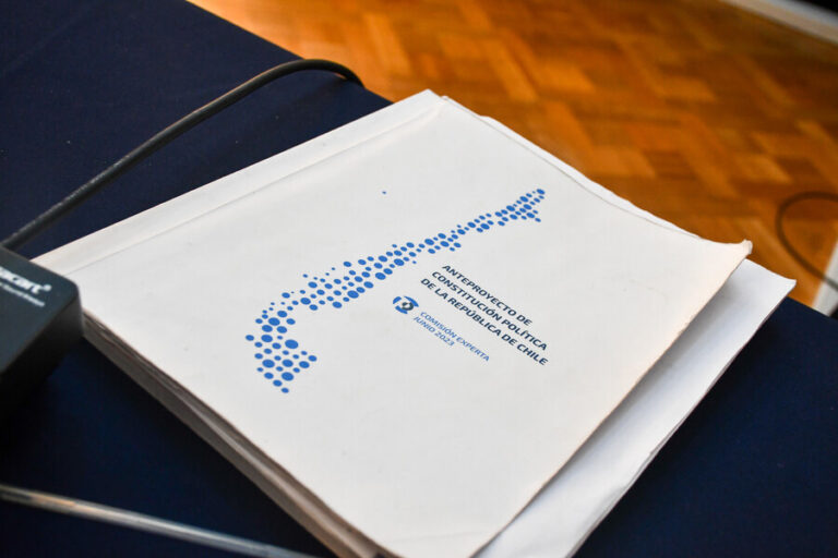 Comisión de Principios aprueba enmienda que propone expulsar a extranjeros que ingresen a Chile por pasos no habilitados