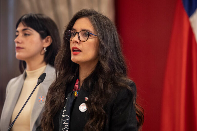 Ministra Vallejo defiende Presupuesto 2024: 