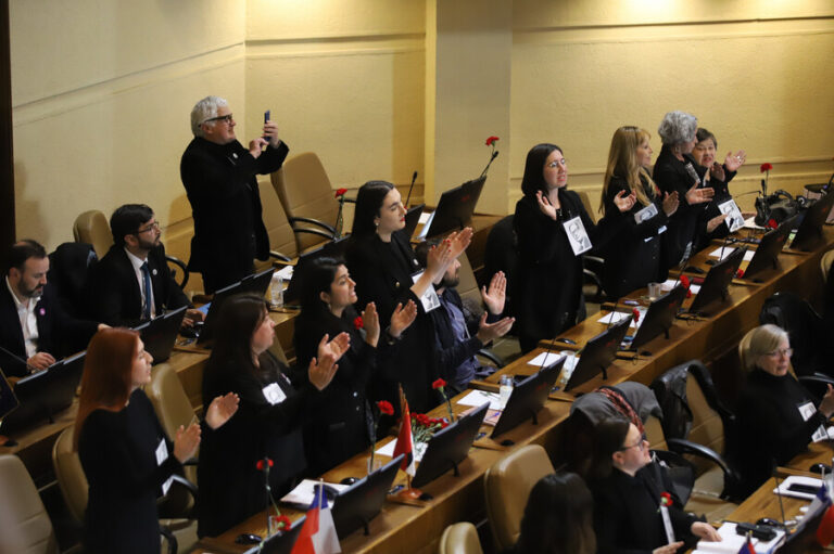 50 años del Golpe: Homenaje a Salvador Allende en la Cámara de Diputados termina con incidentes