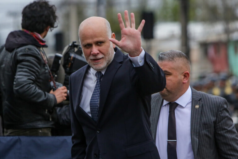 Elizalde por pifias en la parada militar: “Estaba liderado por alguien que traslado las prácticas de las barras bravas”