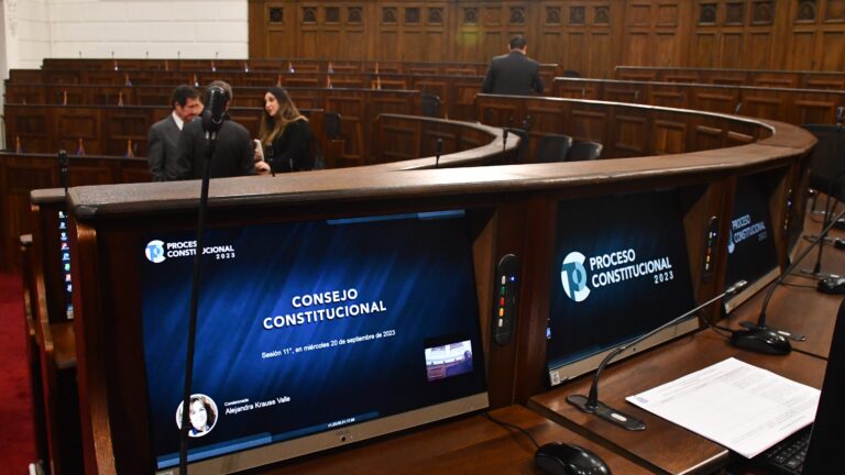 Objeción de conciencia institucional: Qué aprobó el Consejo Constitucional y por qué genera críticas