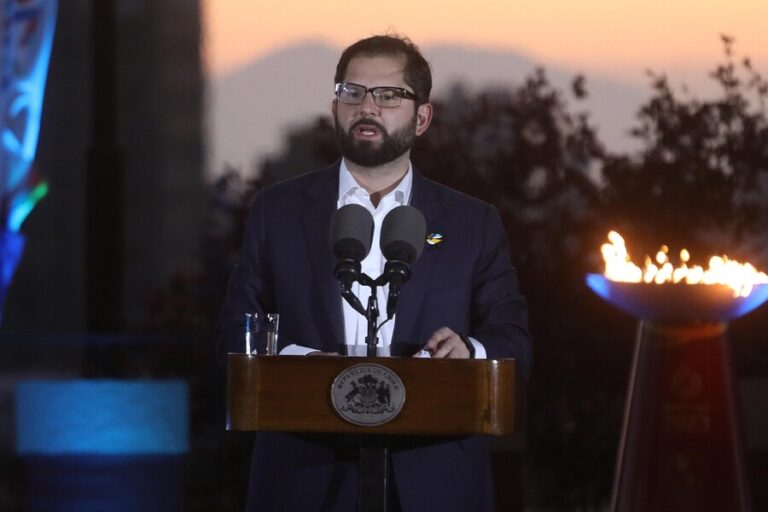 Pdte. Boric recibe antorcha de los Juegos Panamericanos 2023: 