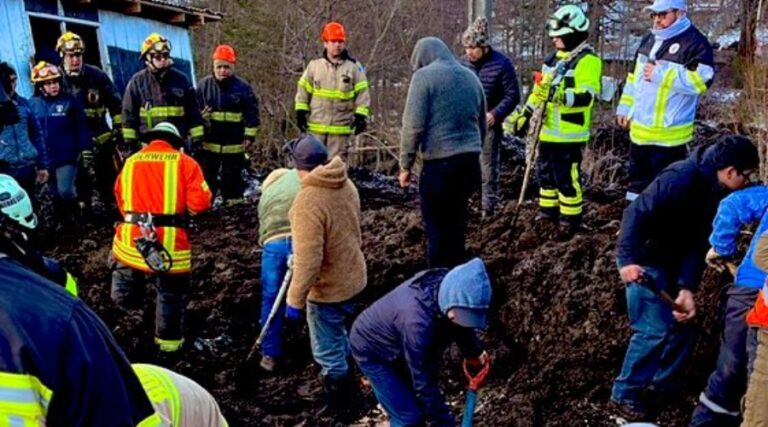Confirman hallazgo sin vida de toda la familia que estaba desaparecida tras aluvión en Curarrehue