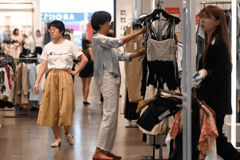 China está considerando prohibir la ropa que 