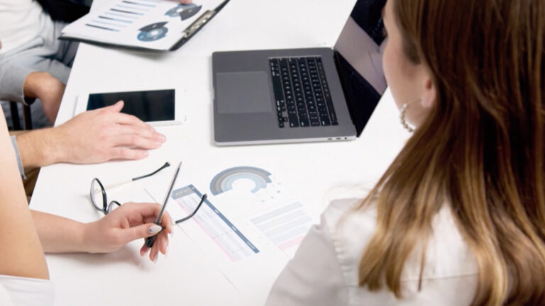 Conflictos laborales: ¿Cómo conviven diferentes generaciones dentro del mismo espacio de trabajo?