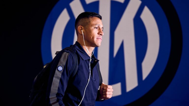 Alexis Sánchez sin minutos en la goleada del Inter en el derbi de Milán