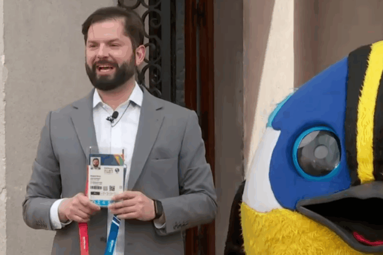 Pdte. Boric recibe credencial oficial de los Juegos Panamericanos y Parapanamericanos Santiago 2023