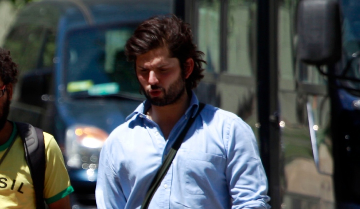 El día en que Boric se fue caminando desde Plaza Italia al Aeropuerto de Pudahuel: “No sabíamos que no se podía”