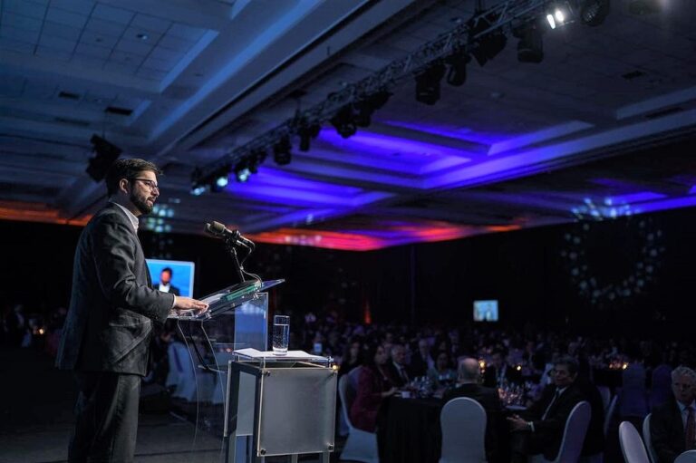 Pdte. Boric ante la Sonami: “No les quepa duda de que nuestro país va a liderar la industria del litio en el mundo”