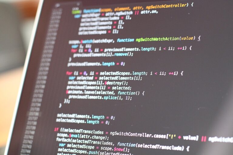 Hacker suplantó identidad de jueza para rebajar su condena en Temuco: Fue confinado a una celda de máxima seguridad