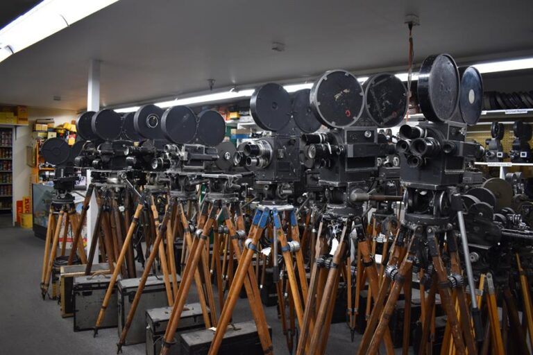 Hollywood: Tras huelga de actores y guionistas, la industria del cine perdió 17.000 empleos durante agosto