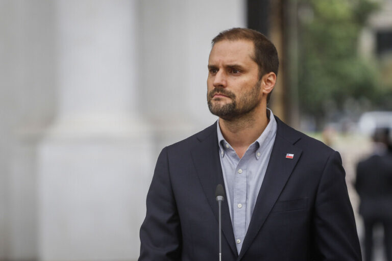 Jaime Bellolio (UDI): “Las condiciones que llevan al golpe de Estado son ponderables, pero hoy justificar uno es absurdo”