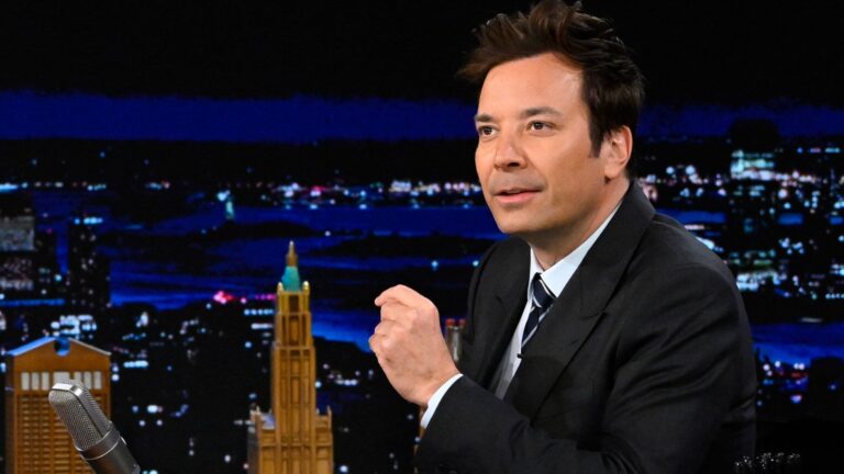 Jimmy Fallon se disculpa con trabajadores tras acusaciones de ambiente laboral difícil en “Tonight Show”