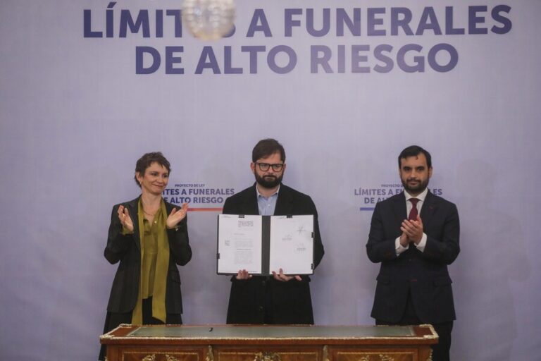 Gobierno presenta proyecto que limita los funerales de alto riesgo: 
