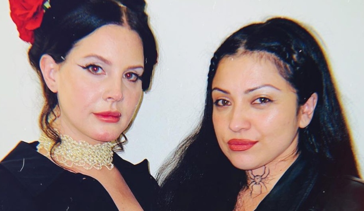 “Me habló todo el rato en español”: Mon Laferte relata cómo fue el amistoso encuentro con Lana del Rey